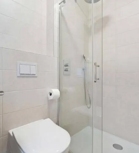 Brand New In Center- Cd7 ルクセンブルク