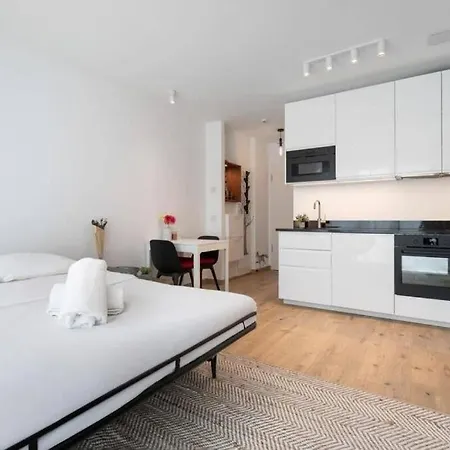 Brand New In Center- Cd7 Appartement *